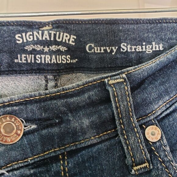 Levi Strauss Jeans - Picture 4 of 6